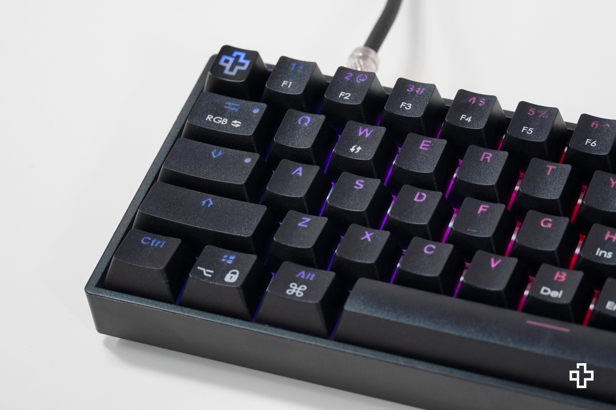 QwertyKey H61 Split Neagra Hotswap RGB Tastatura Mecanica Gaming