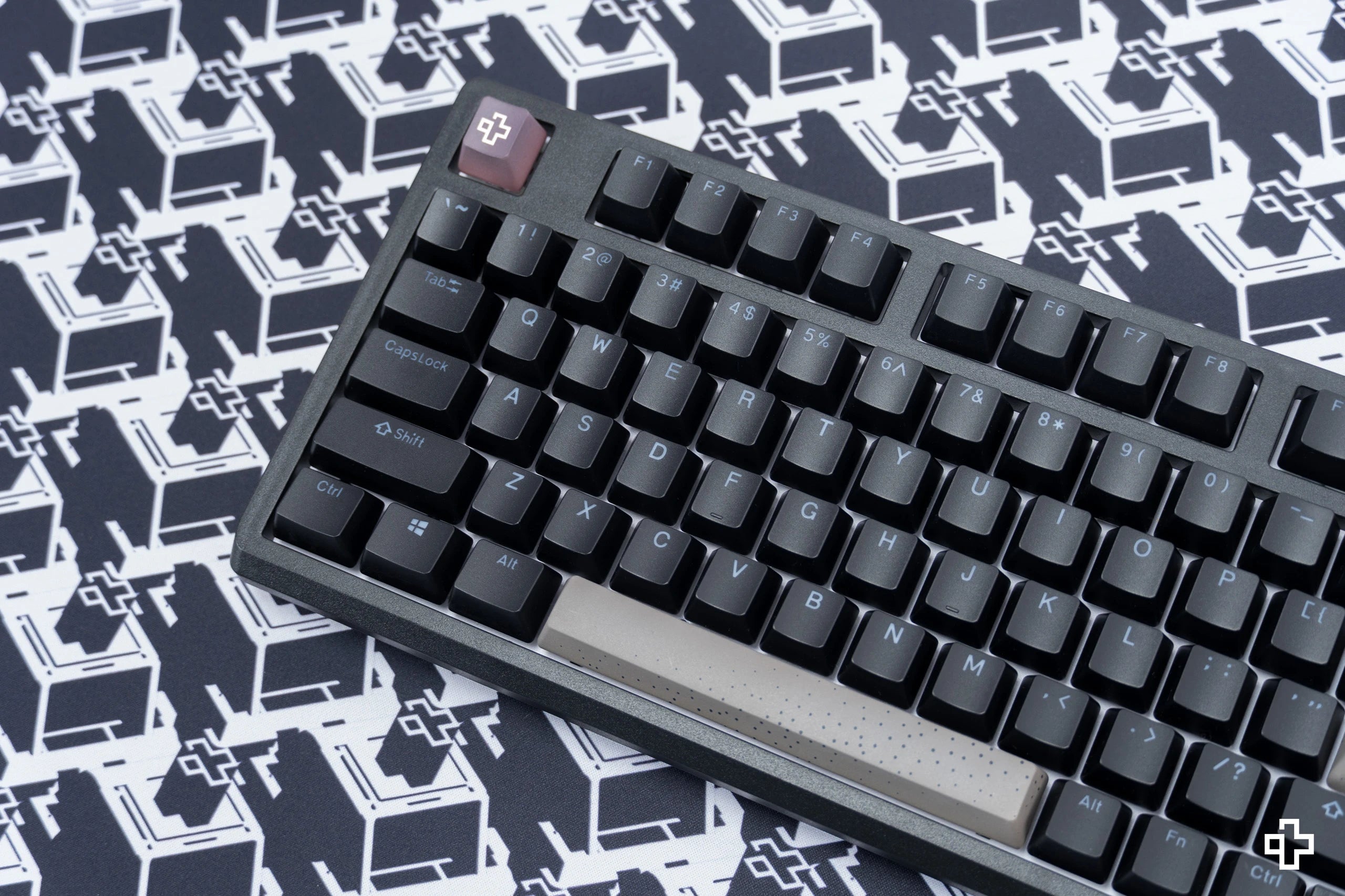 QwertyKey Pepper V2 RGB Hotswap Software Tastatura Mecanica Gaming Hotswap