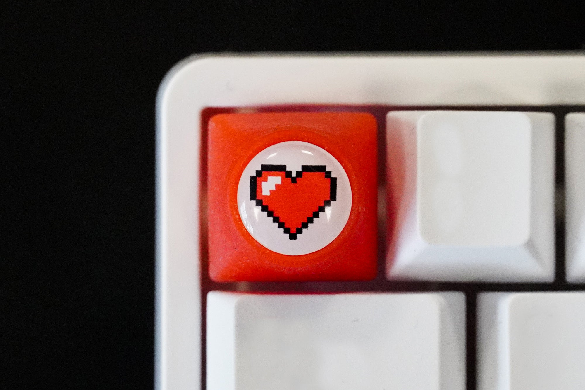 Artisan Pixel Heart - QwertyKey