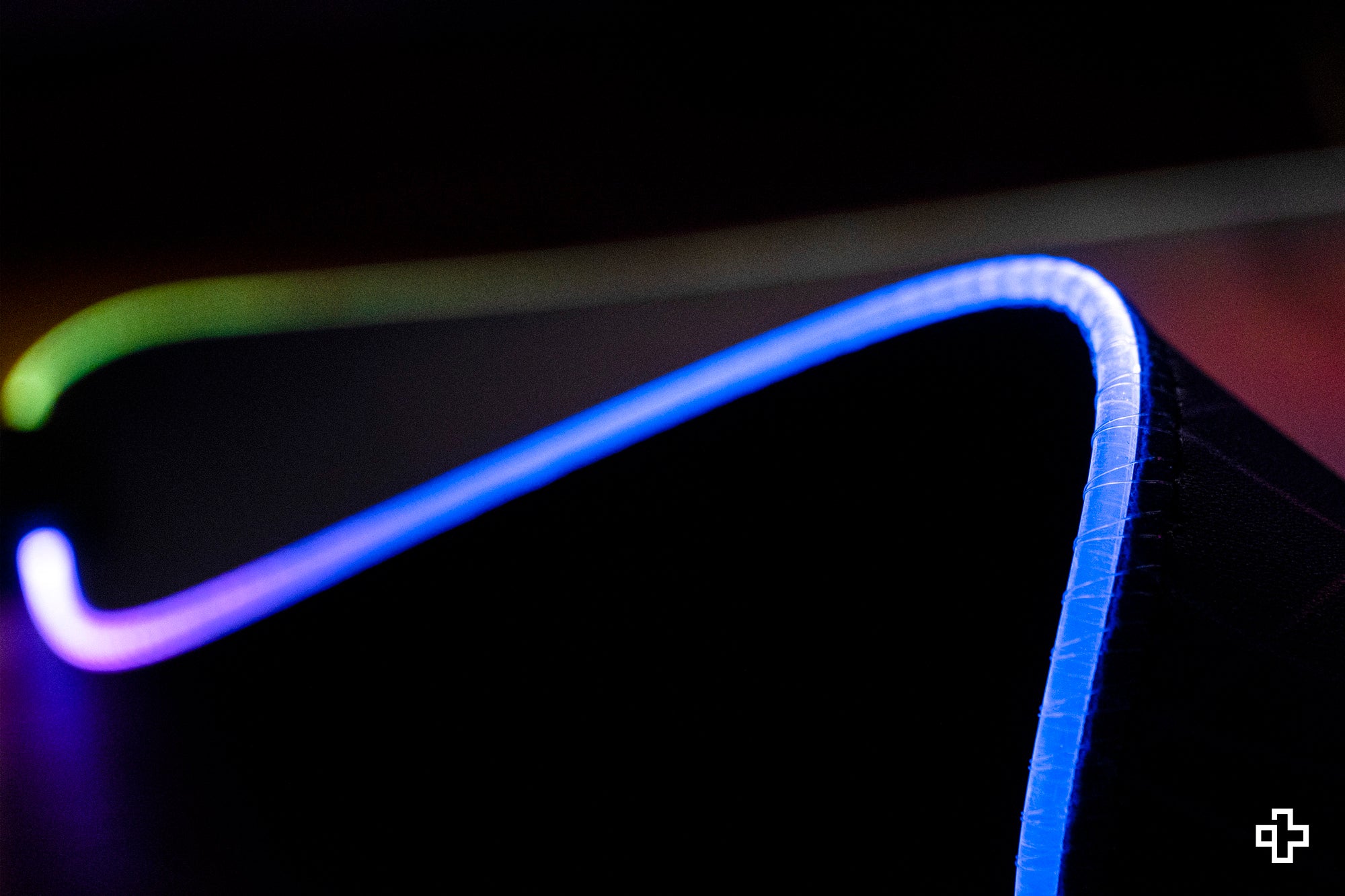Deskmat Mousepad QwertyKey RGB CyberWave 4mm margini cusute - QwertyKey