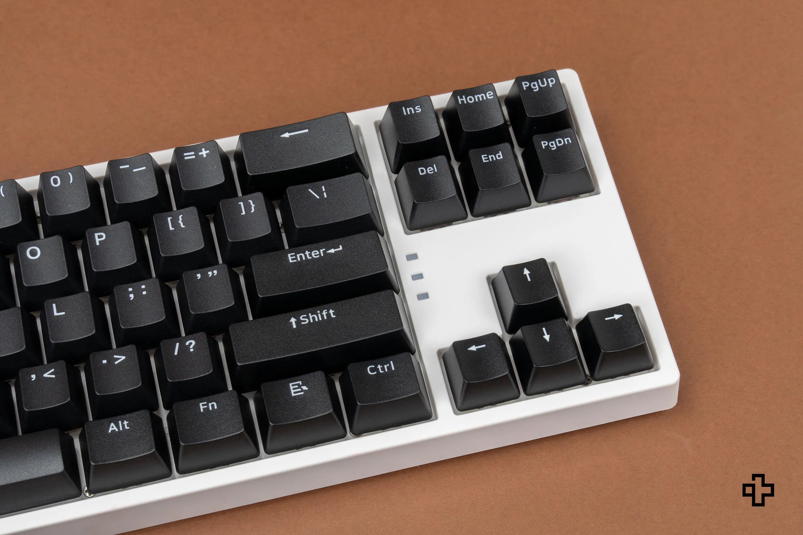 Set taste QwertyKey WoB V2 White on Black PBT Double Shot Profil OEM